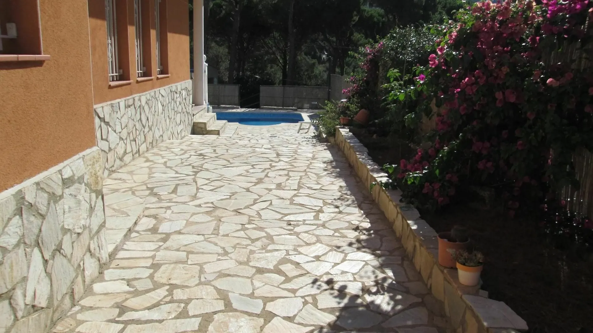 Villa With 3 Bedrooms In Calonge, With Wonderful Mountain View, Privat Calonge