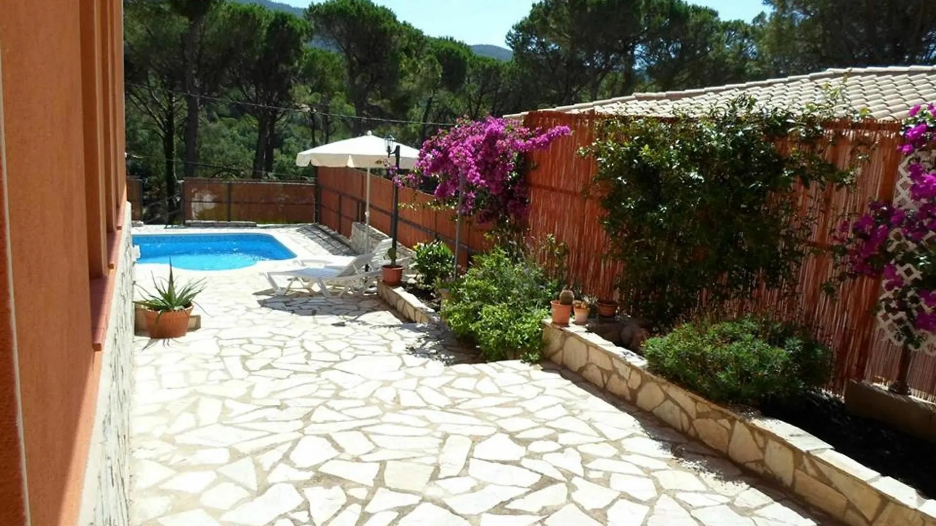 Villa With 3 Bedrooms In Calonge, With Wonderful Mountain View, Privat Calonge
